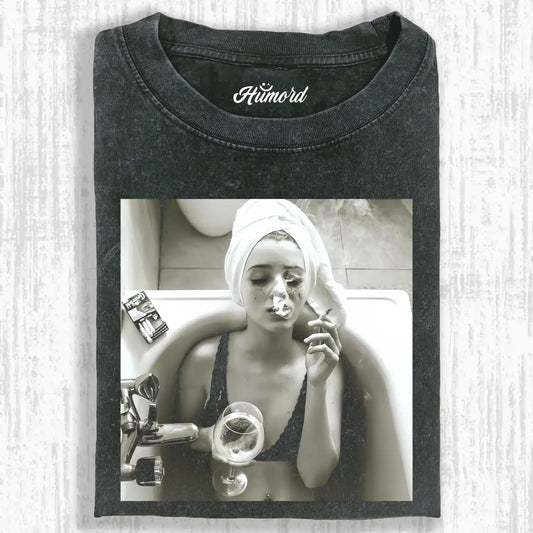 SMOKE WOMAN T-SHIRT V1.4
