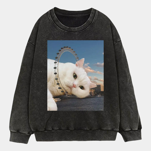A lying cat Tee