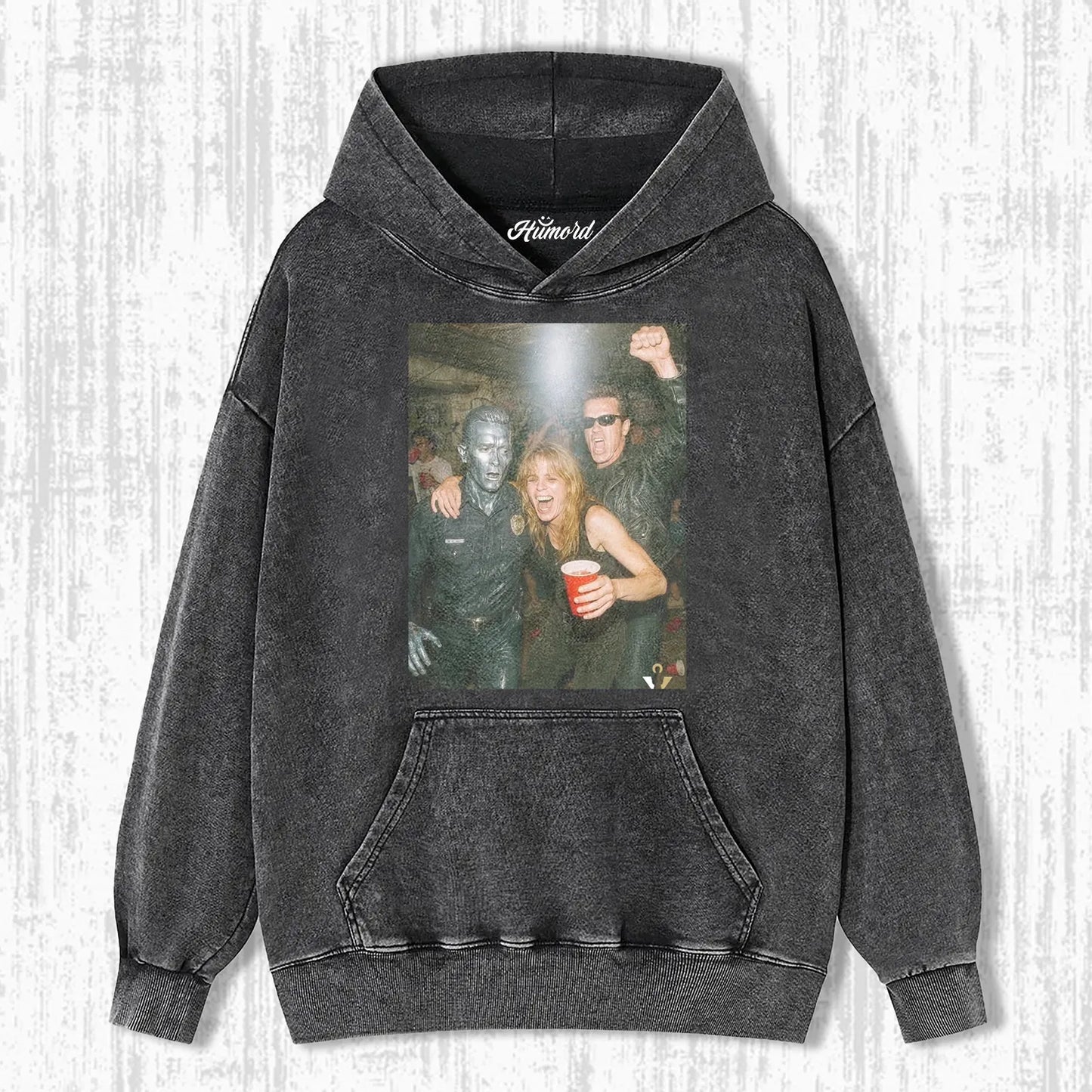 ARNOLD SCHWARZENEGGER IN THE BAR PARTY T-SHIRT