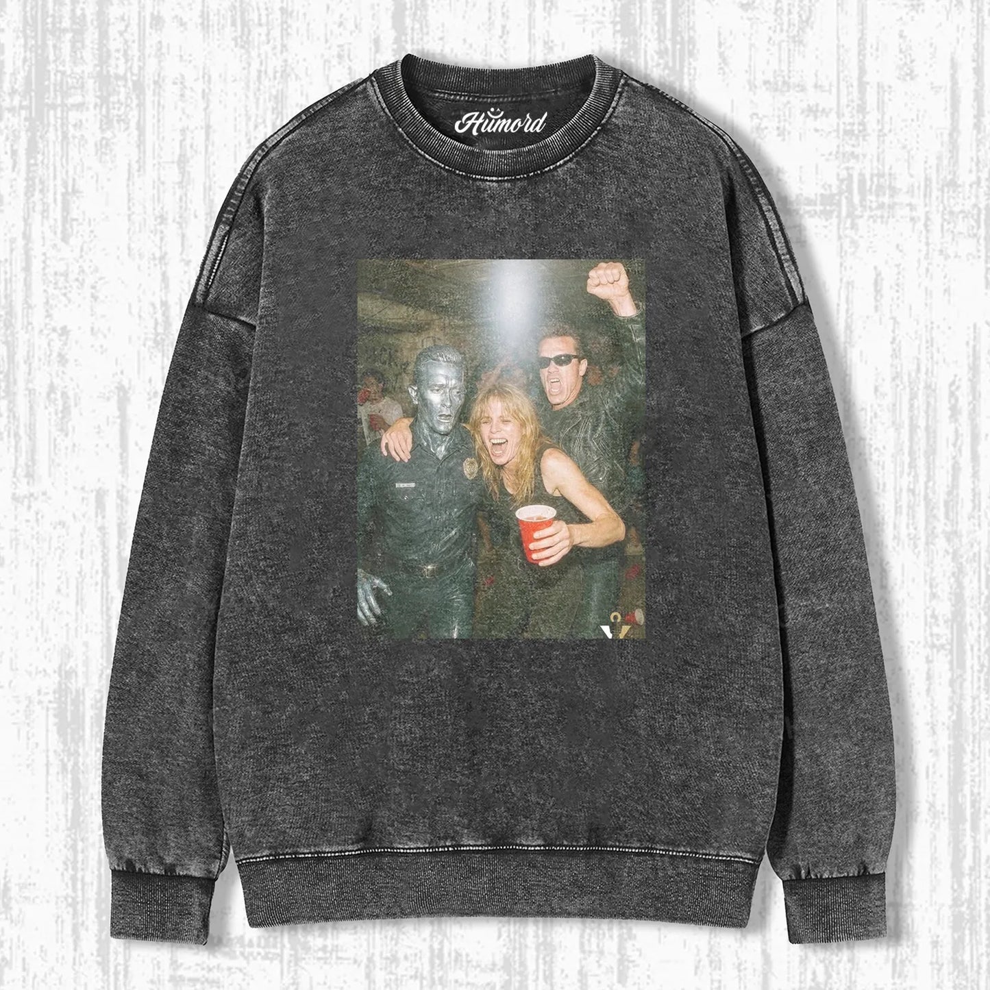 ARNOLD SCHWARZENEGGER IN THE BAR PARTY T-SHIRT