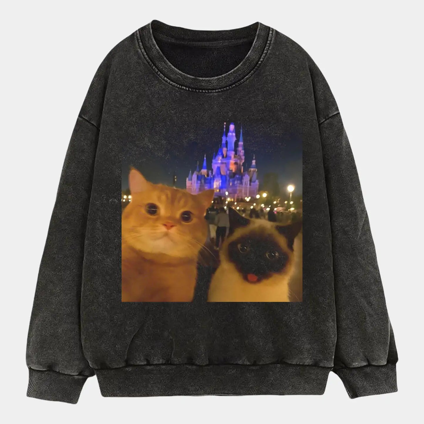 CAT TAKING SELFIE V3 TEE