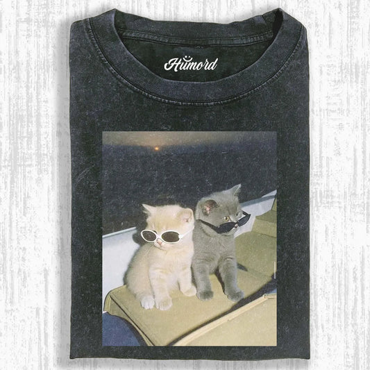 CAT WITH SUNGLASSES T-SHIRT 1.0