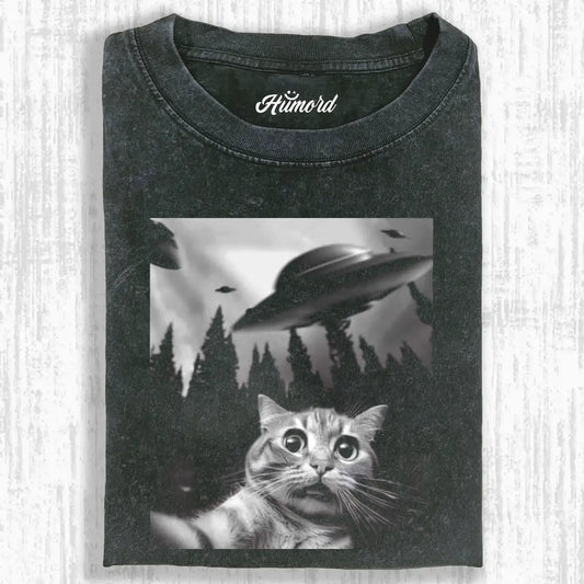 Cat encounters UFO Tee