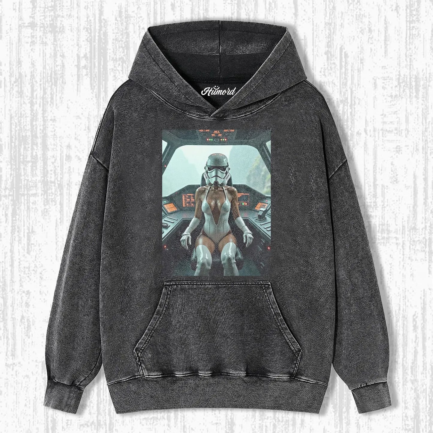 FEMALE SOLDIER IN THE COCKPIT OF A BATTLESHIP T-SHIRT