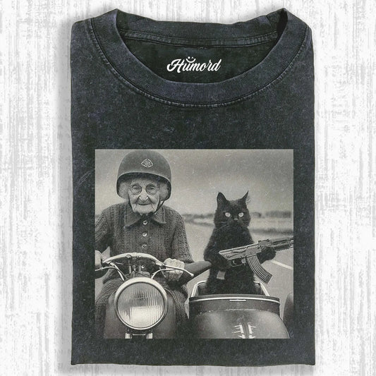 FUNNY GRANDMA AND CAT T-SHIRT 1.0