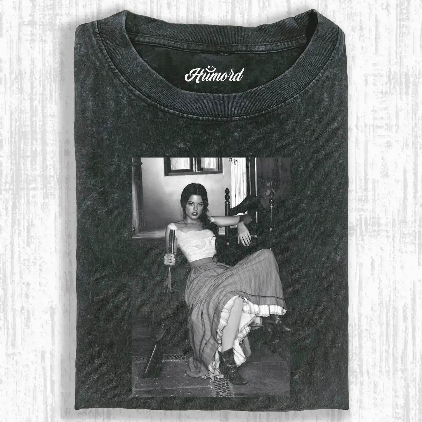 GUN & BEAUTY T-SHIRT