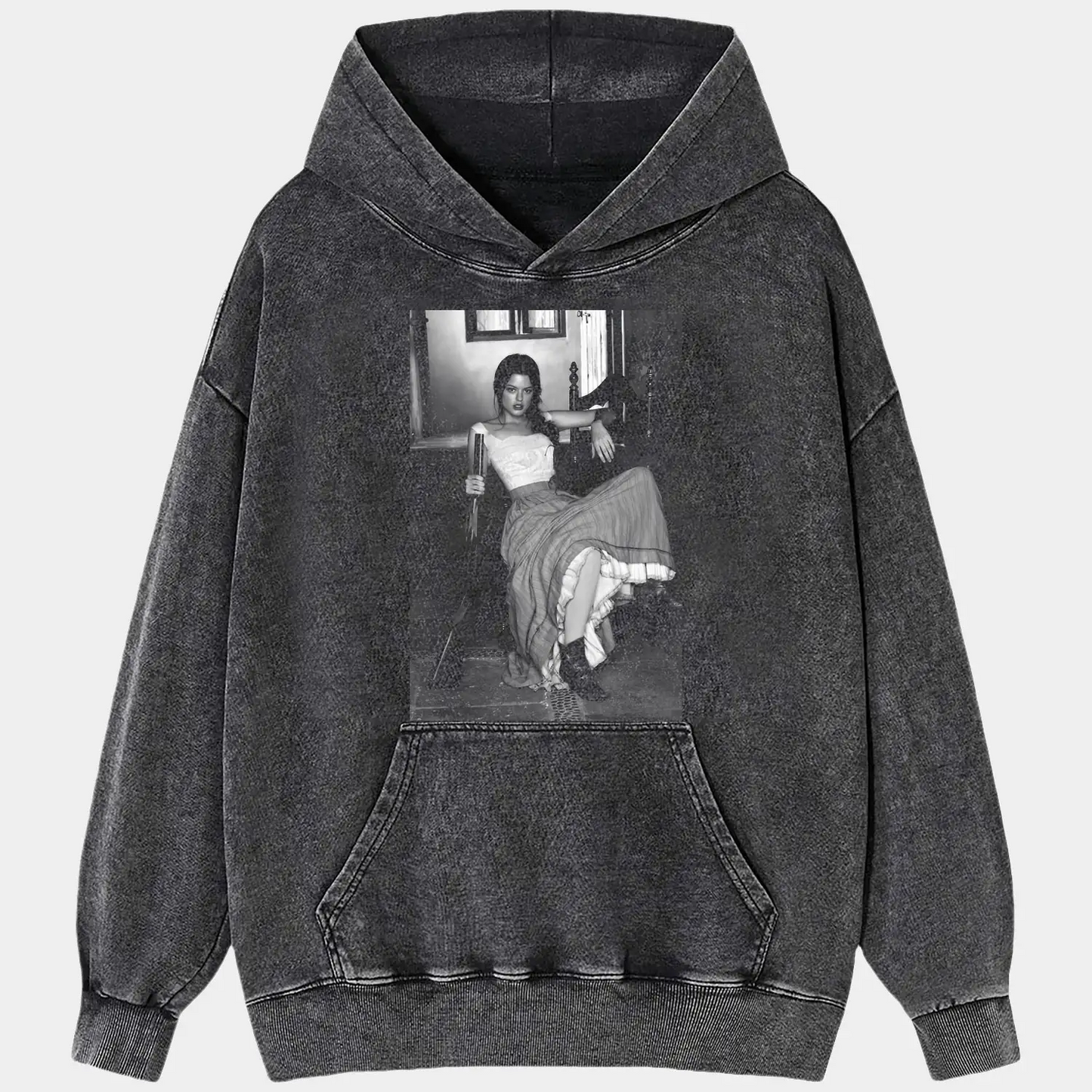 GUN & BEAUTY T-SHIRT