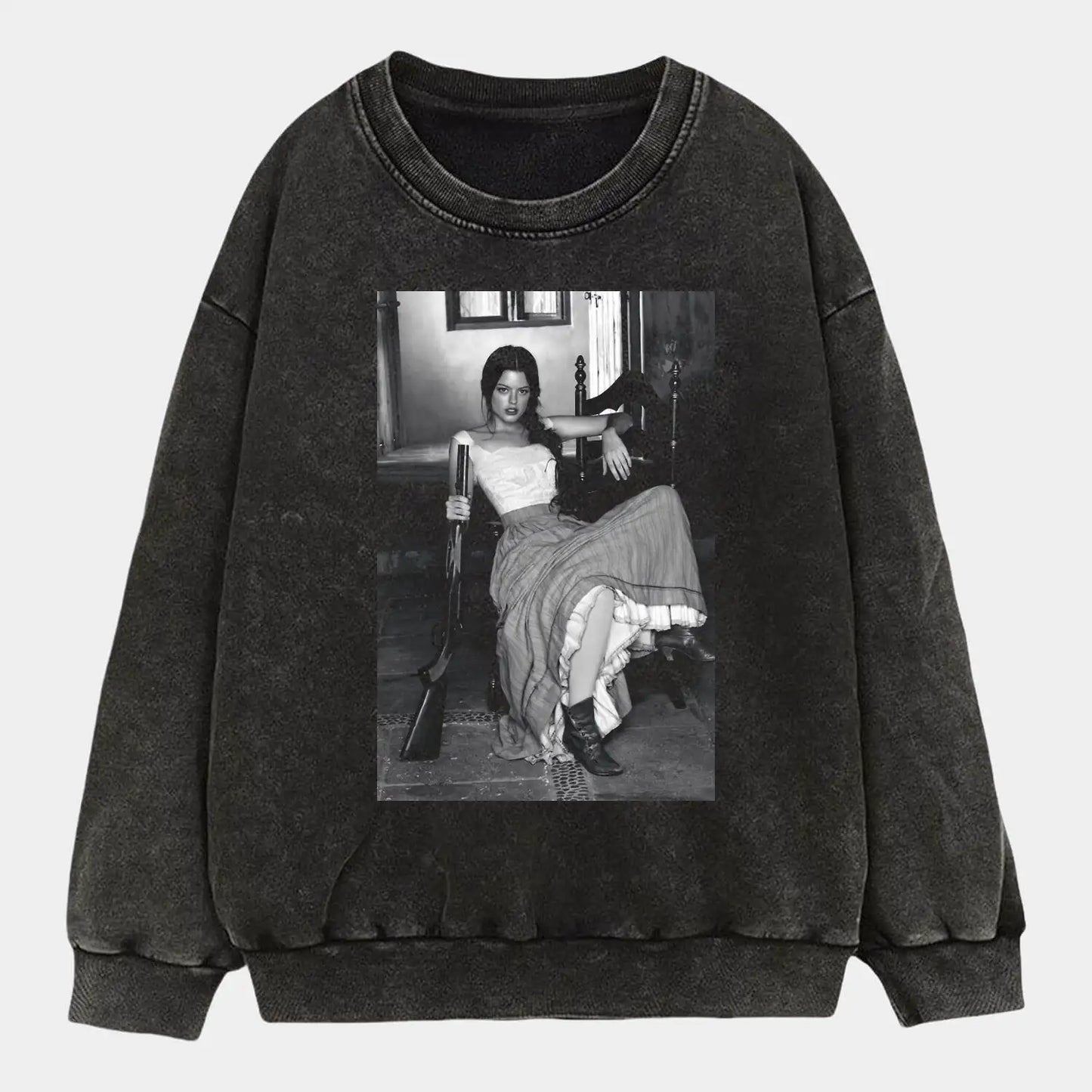 GUN & BEAUTY T-SHIRT