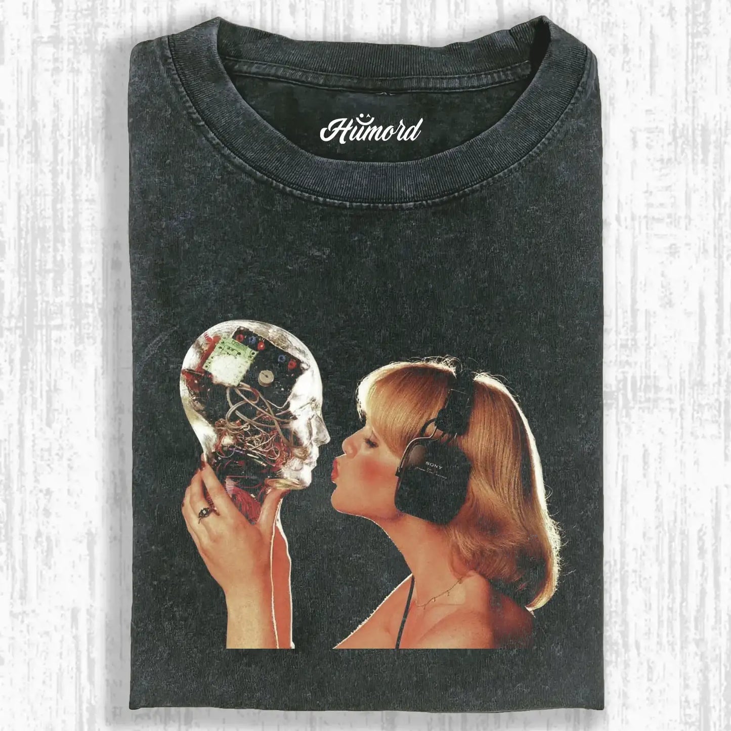 Kisser Tee