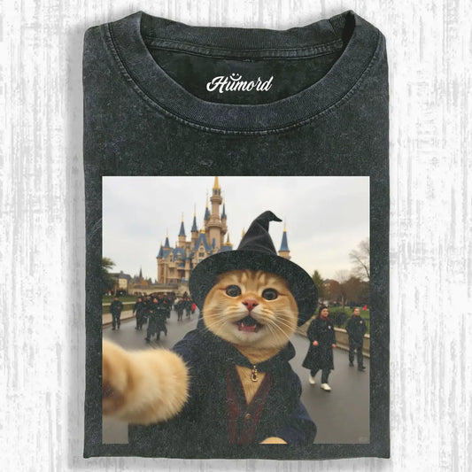 Traveling cat A2 Tee